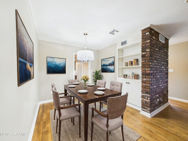 Photo - 216 Brentwood Blvd Casa