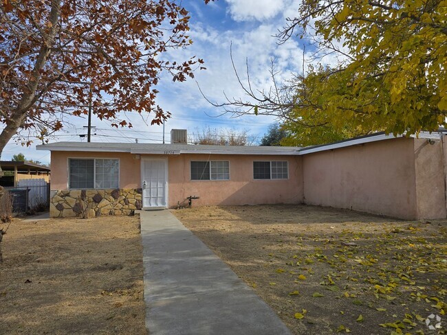 Building Photo - Charming 4-Bedroom Home in Palmdale – Move...