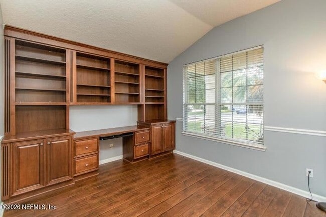 3515 Laurel Leaf Dr