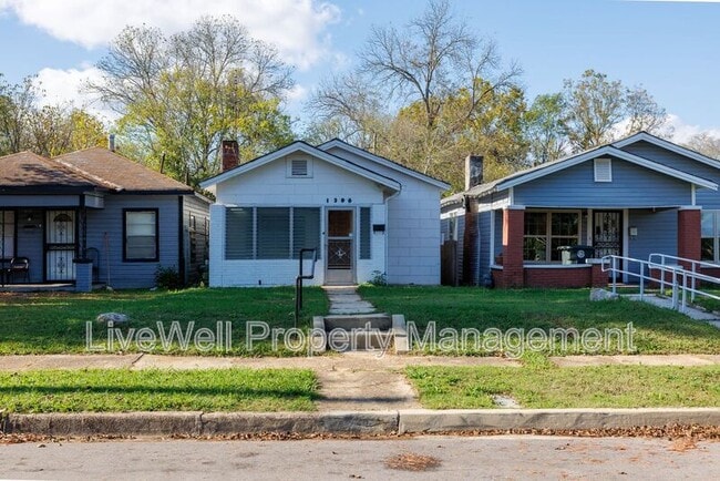 Photo - 1306 Avenue R