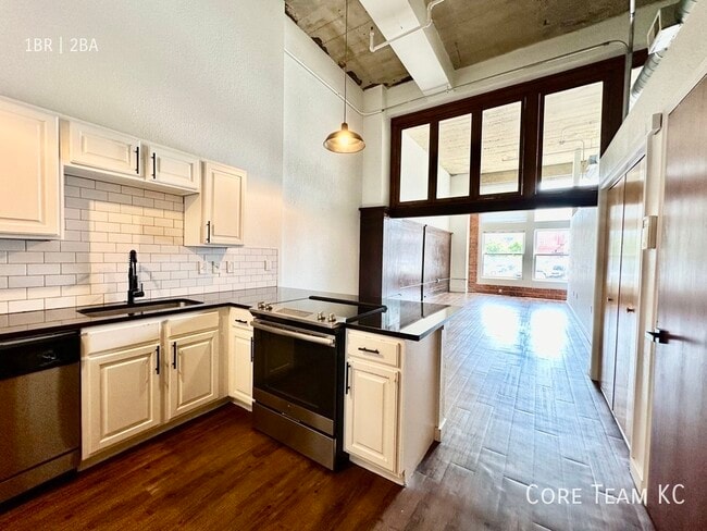 Building Photo - 934 Broadway Blvd Unit 101