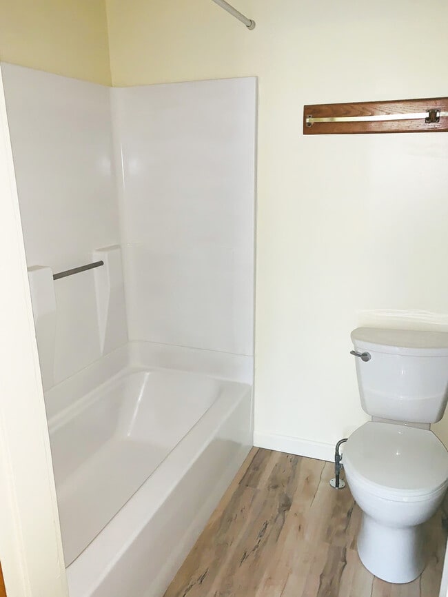 Building Photo - 148 N Champlain St Unit APT 2