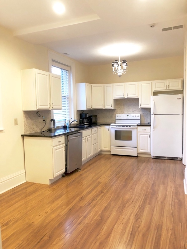Building Photo - 2331 Park Ave Rental