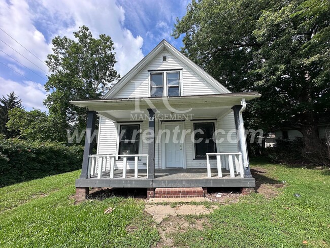 Building Photo - 92 Lake-