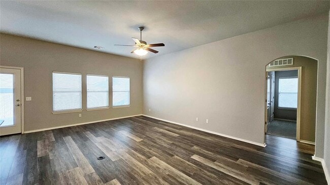 Photo - 719 Mossy Rd