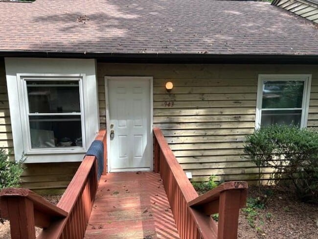 Photo - 943 W Chatham St