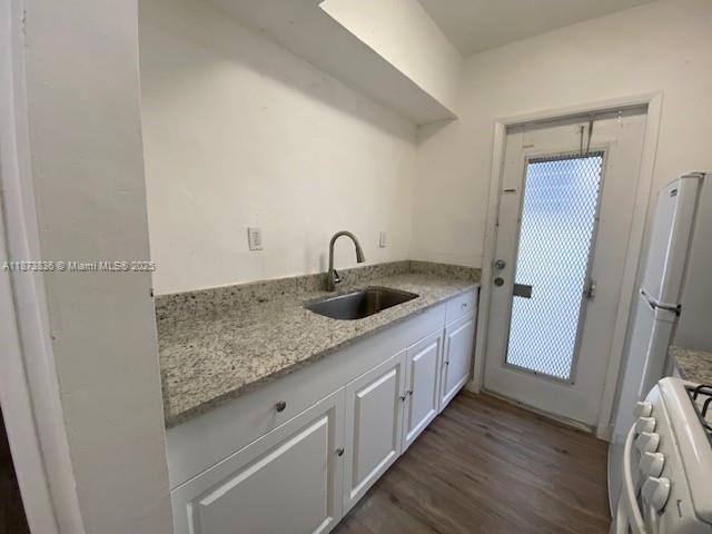 Photo - 8132 Harding Ave Unidad 7