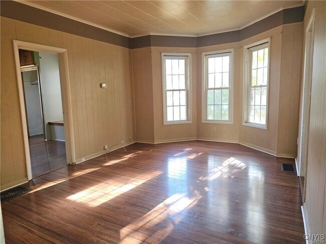 Photo - 305 Highland Ave