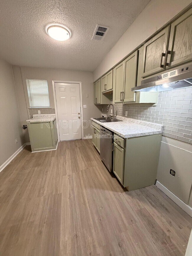 Photo - 1174 Railton Rd