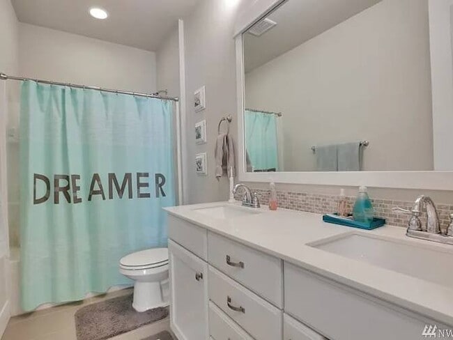 Photo - 317 Field Pl SE