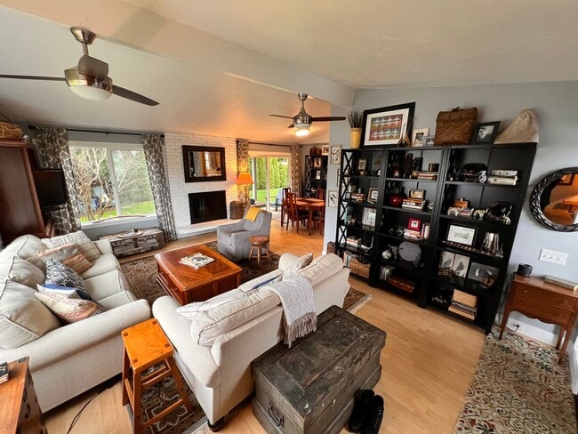 Photo - 3513 Hawthorne Pl SE
