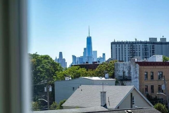 Building Photo - 517 7th St Unit 2A