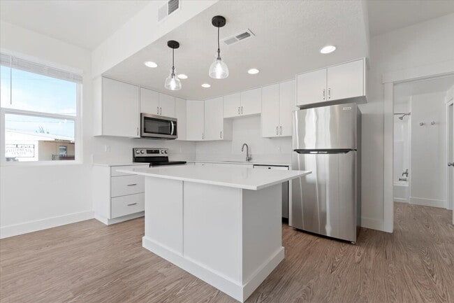 Photo - "Chic Comfort Awaits: 2-Bed, 2-Bath Gem with Granite Elegance in Nampa!"