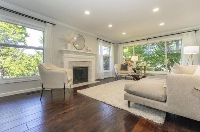 Photo - 4 BD remodeled Sylvan Heights home!