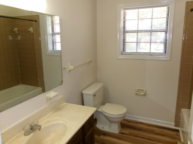 Photo - 3209 Timbermill Ave Unidad A