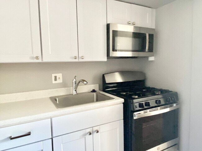 Photo - 2021 Bunker Hill Rd NE Unit 2021 Bunker Hill Rd, NE -  102-1