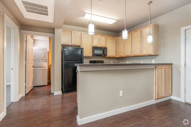 2BR, 1BA - 663SF - Kitchen - Centre Place Apartments