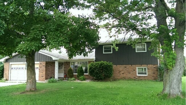 Photo - Gorgeous West Lafayette 4 bedroom Home - New Kitchen, Many Upgrades!