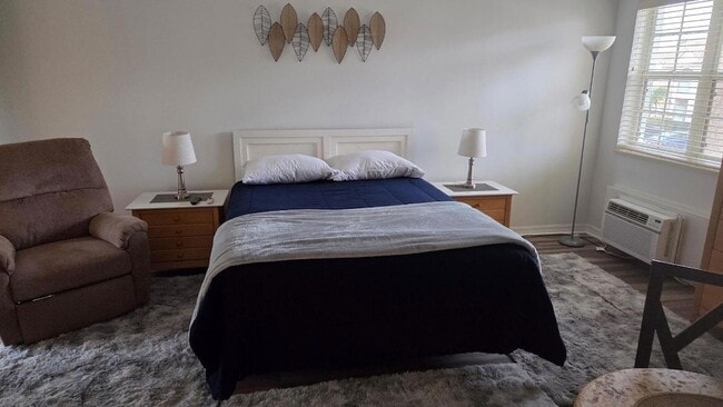 Building Photo - 10027 Perfect Dr Unit B