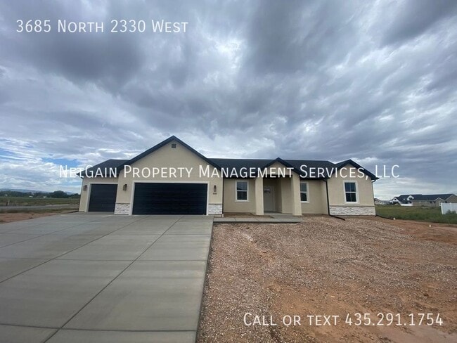 Building Photo - 3685 2330