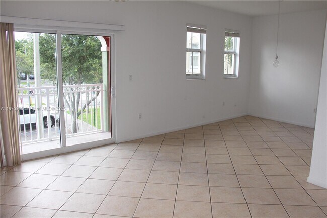 Building Photo - 11202 NW 83rd St Unit 207 Rental