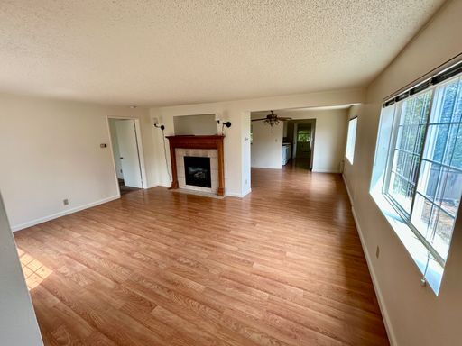 Photo - Freshly painted large home near Everett Mall AVAILABLE NOW