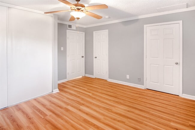 Photo - 211 W F St Unit 211