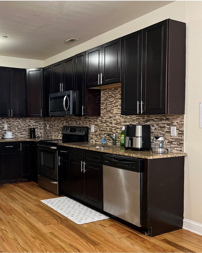 Photo - 2043 N Gratz St Apartments