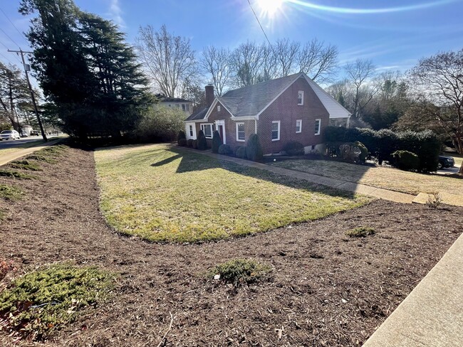 Photo - 2421 Old Forest Rd