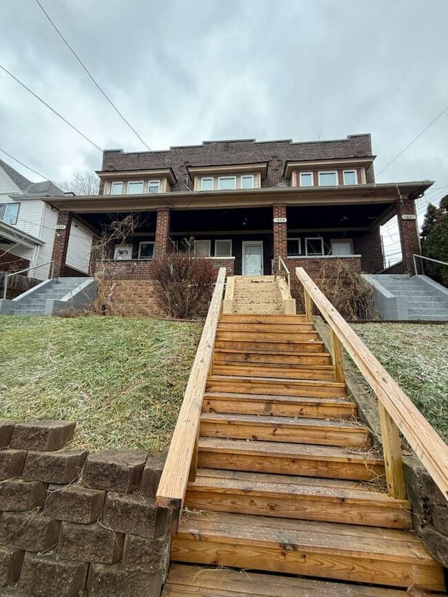 Photo - 1659 Methyl St