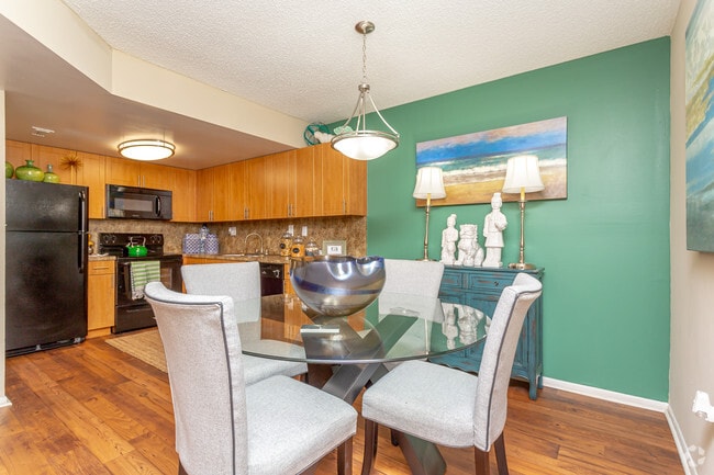 2BR, 2BA - Bradley