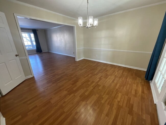 Photo - Lovely 3 Bedroom End Unit in Battle Forest!