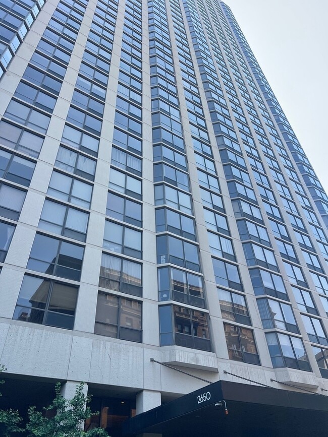 Photo - 2650 N Lakeview Ave Unit 3708