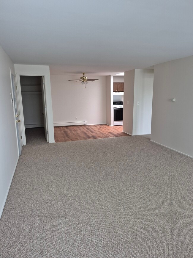 LR and dining L - 239 Twelve Mile Rd Unit 16