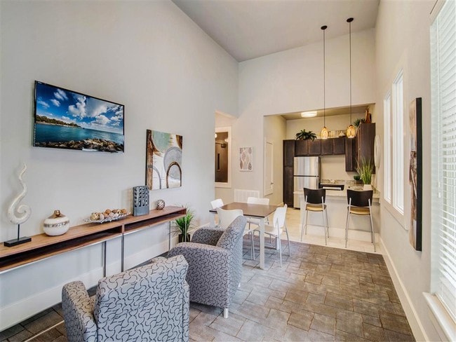 Balcones Lofts