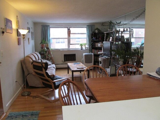 Photo - 11 Commonwealth Ct Unit 05