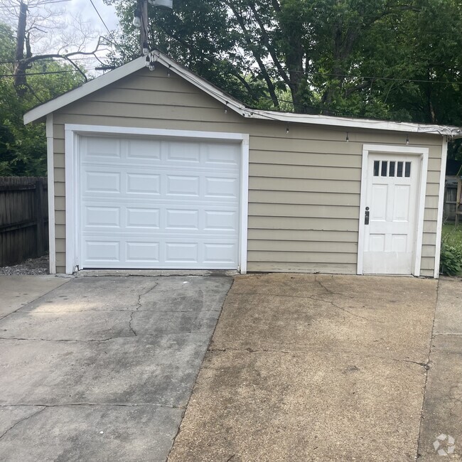 Building Photo - 3162 Cowden Ave Rental