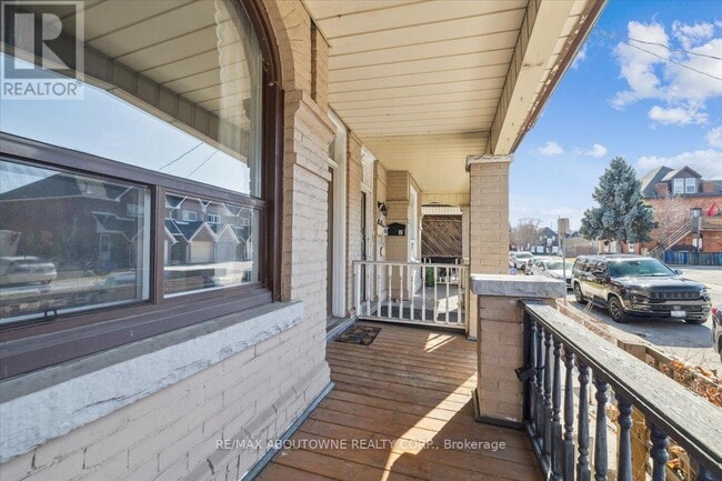 Photo - 28 St Matthews Ave