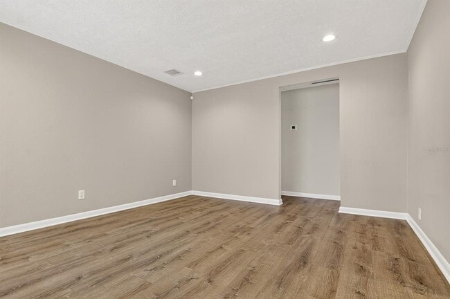 Photo - 815 W Lowry Ln