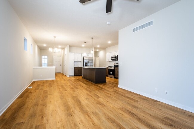 Photo - Beautifully Built 4 Bed Duplex!