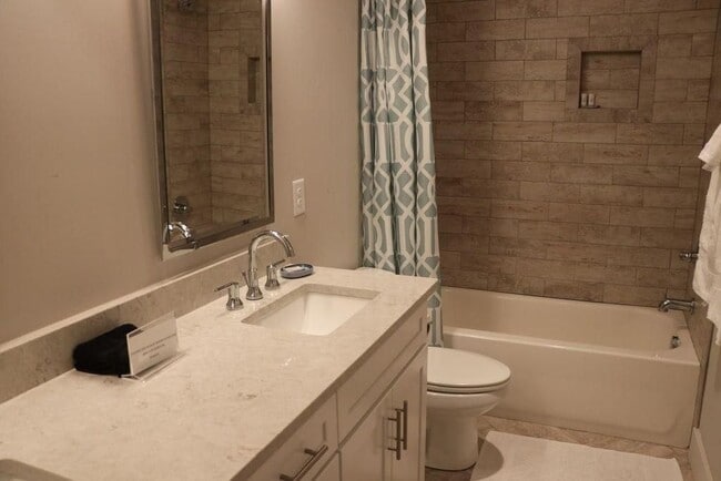 Photo - 927 13th Ave S