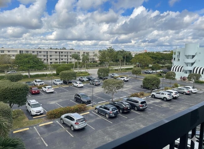 Photo - 6698 10th Ave N Unidad 427