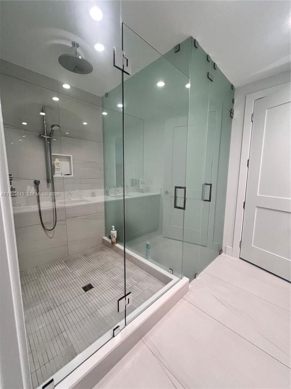 Photo - 153 N Seabreeze Blvd