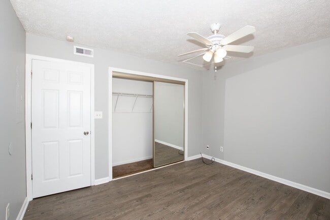 Photo - Awesome 1BR Condo w Amenities, Hampton