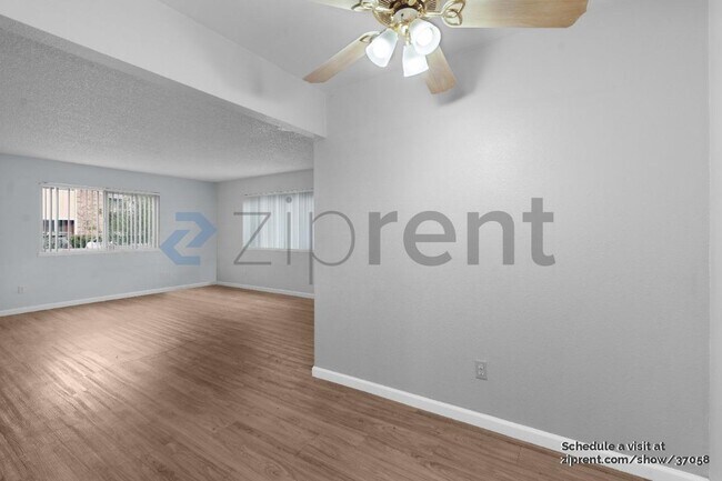 Photo - 4561 Ashcroft Ave