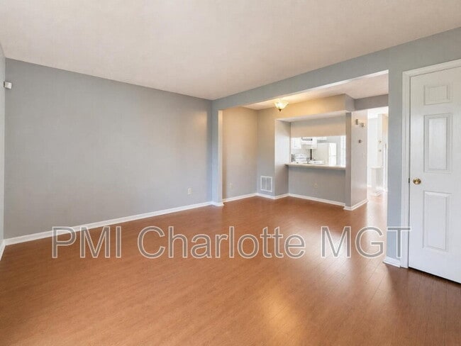 654 Lex Dr
