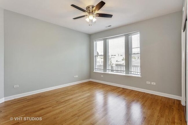 Photo - 4936 S Champlain Ave Unit 3