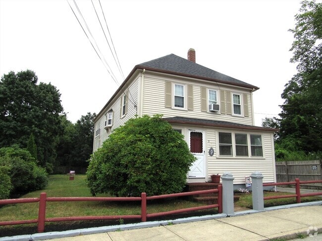 Building Photo - 5 Cherry St Ct Unit 1 Rental
