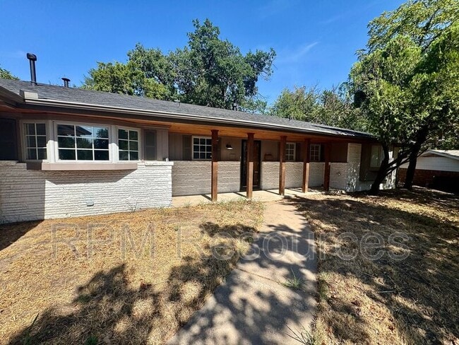 Photo - 2820 N McMillan Ave
