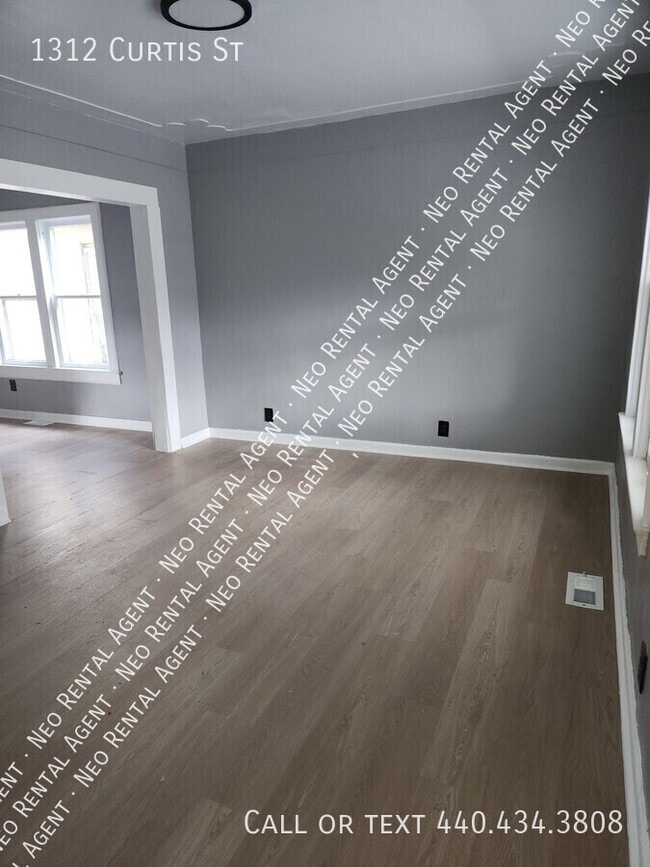 Photo - 1312 Curtis St